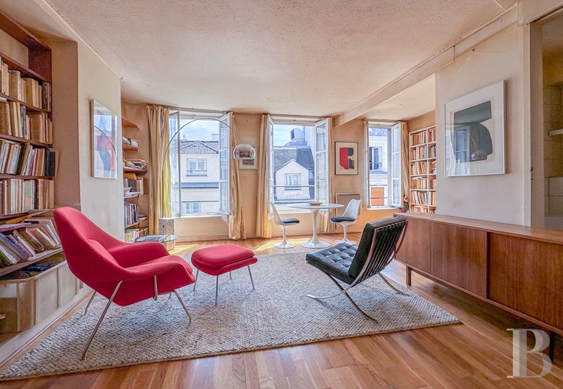 apartments for sale - paris - Dans le haut-Marais, rue de Poitou, un appartement traversant, au 5e étage, à rénover, dans un immeuble 18e s.